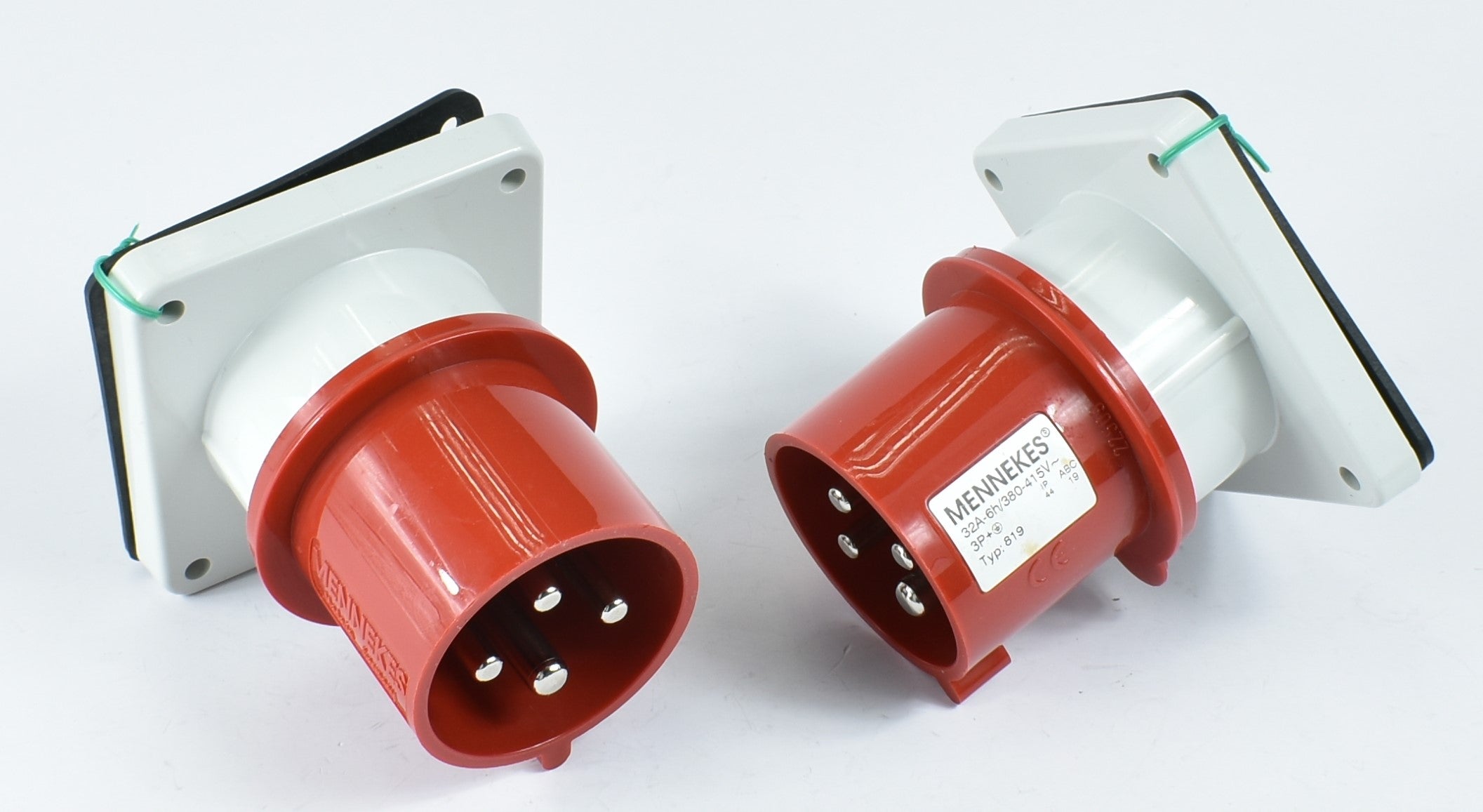 Mennekes 入口 827 / 829 / 832/ 819, 16A-4P/ 16A-5P/ 32A-4P, 415V, 螺丝端子, IP67 / IP44