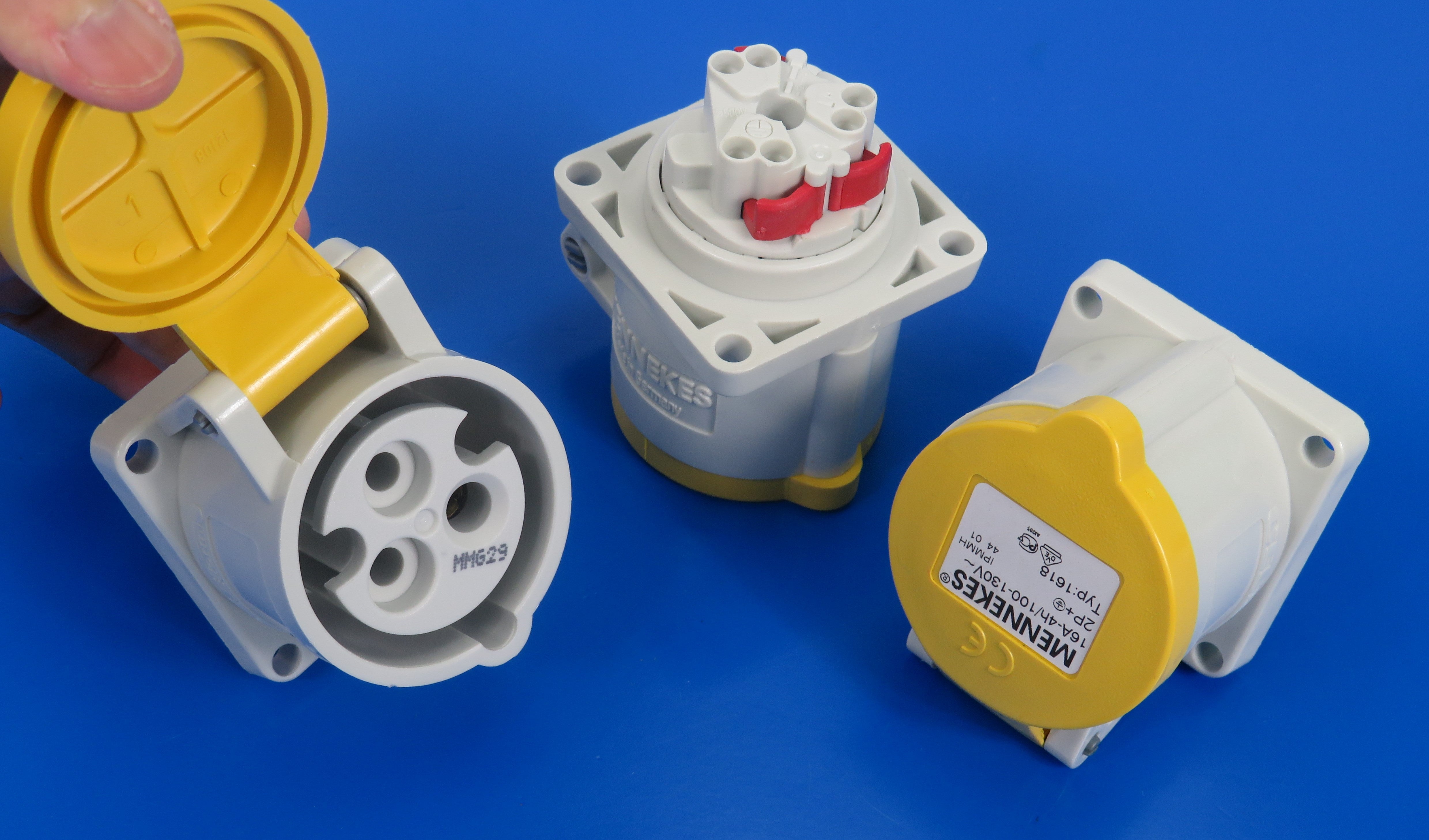 Mennekes 插座 1618,面板安装,无螺钉,16A-3P,IP44