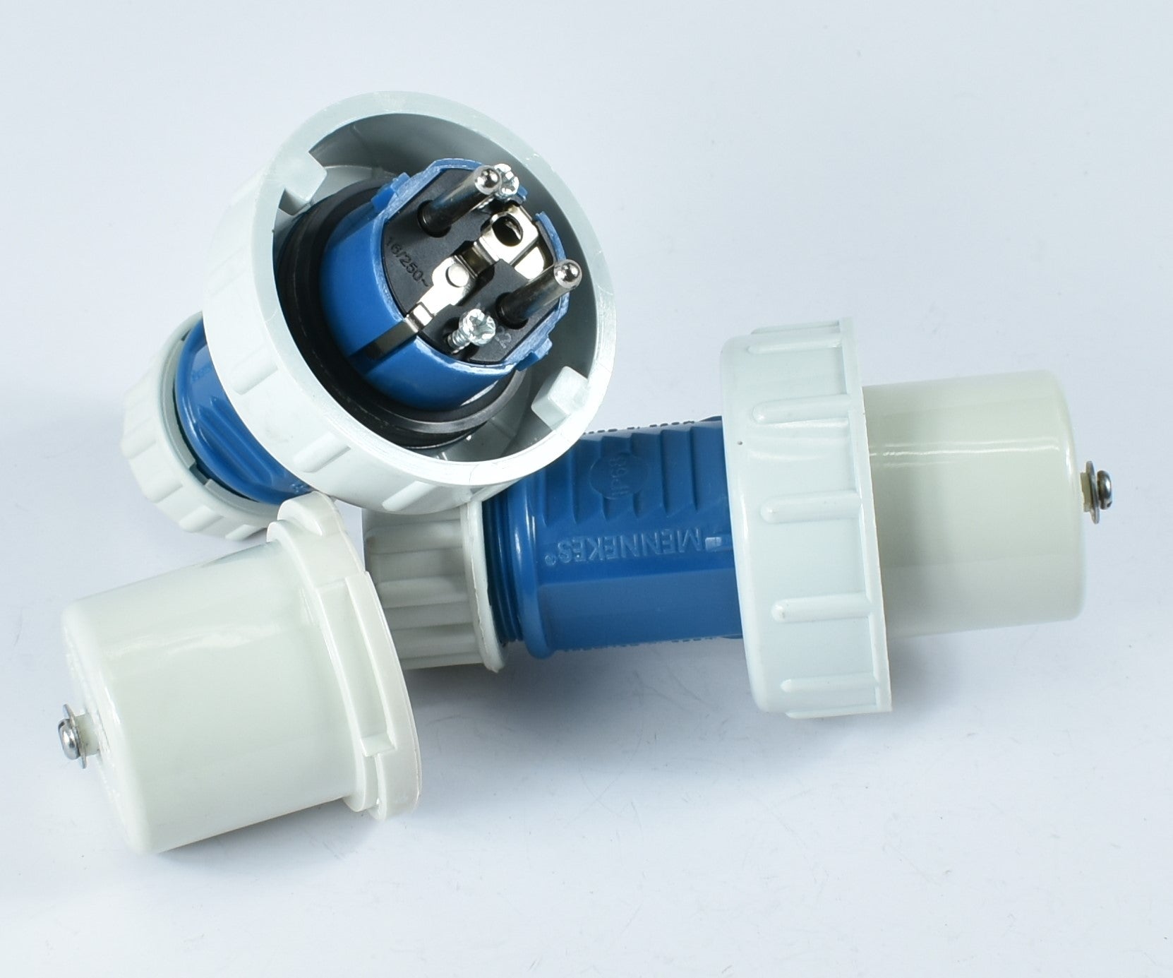 MENNEKES PLUG 10828; SCHUKO, TERMINAL SKRU, 16A-2P+E, 230V, IP68