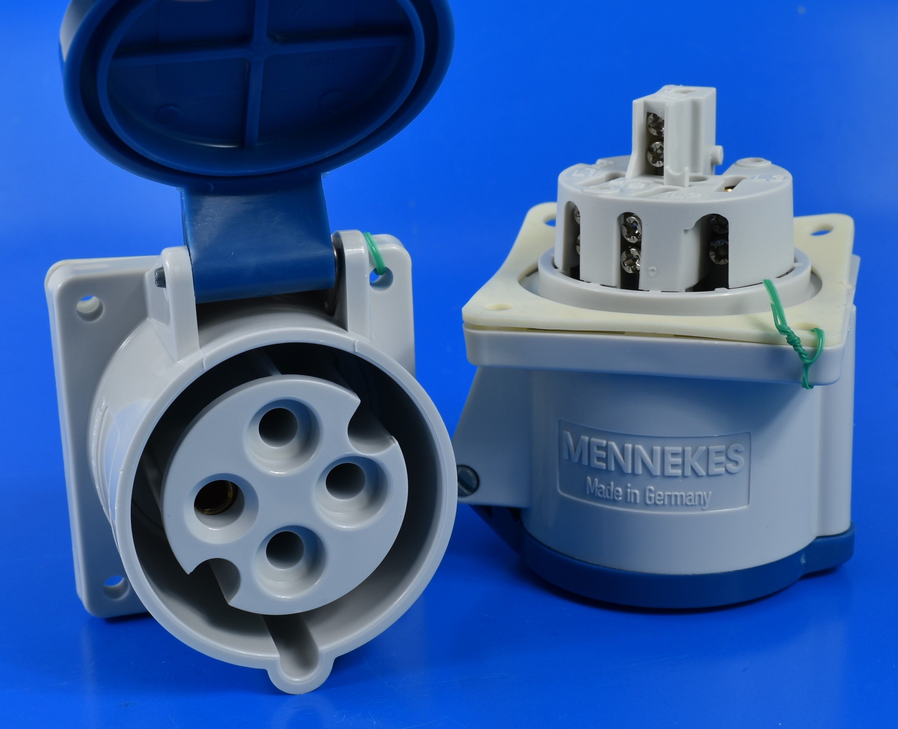 MENNEKES RECEPTACLE 1390/ 1398/ 1399; PANEL MOUNT, 16A-4P-415V/ 32A-4P-230V/ 32A-4P-415V, IP44