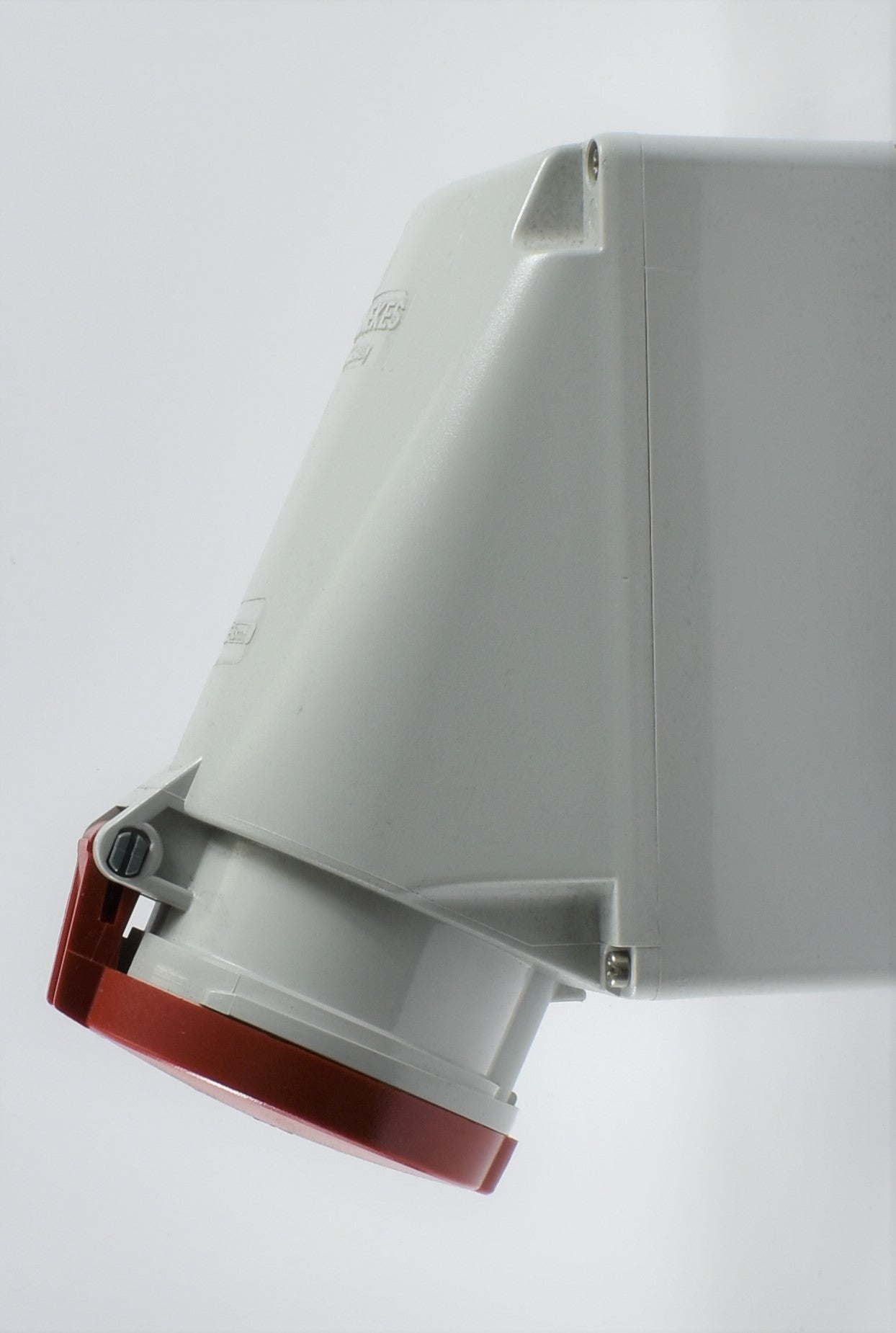 MENNEKES RECEPTACLE 1141; WALL MOUNT, 63A-4P-415V, IP44