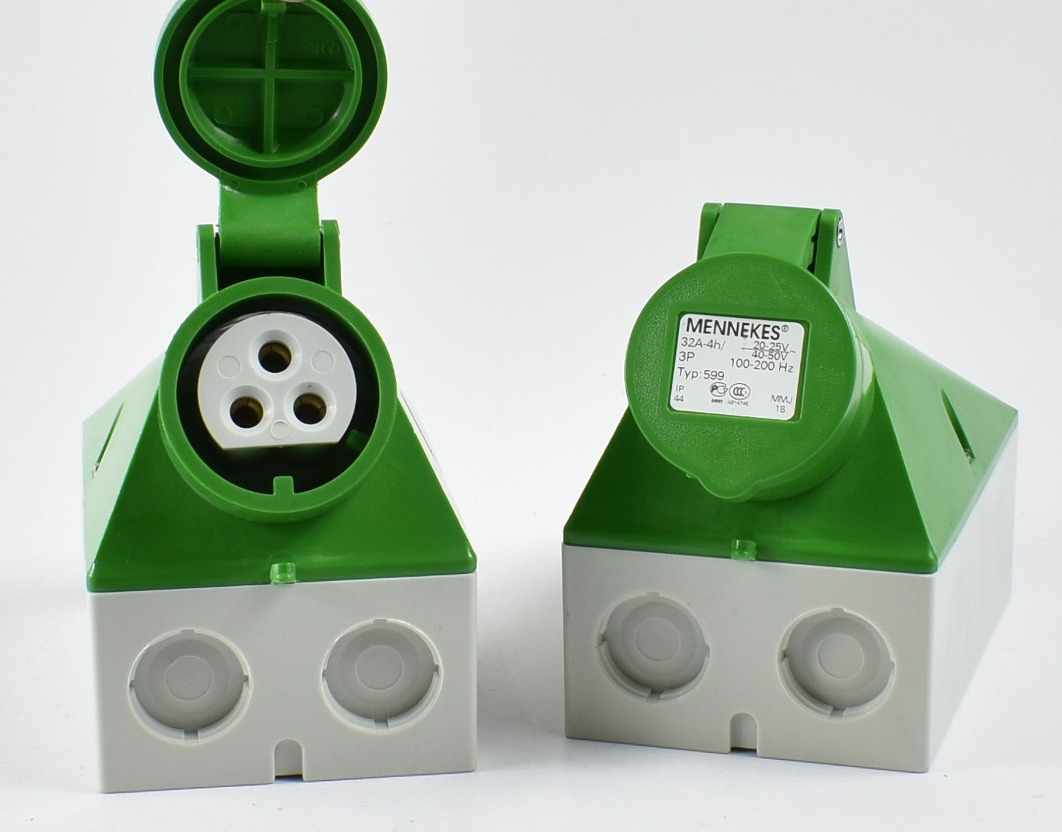 MENNEKES RECEPTACLE 578/ 599; LENGAN DI DINDING, TERMINAL Skru, 16A-2P, 40-50V/ 32A-3P, 20-25V/40-50V, IP44