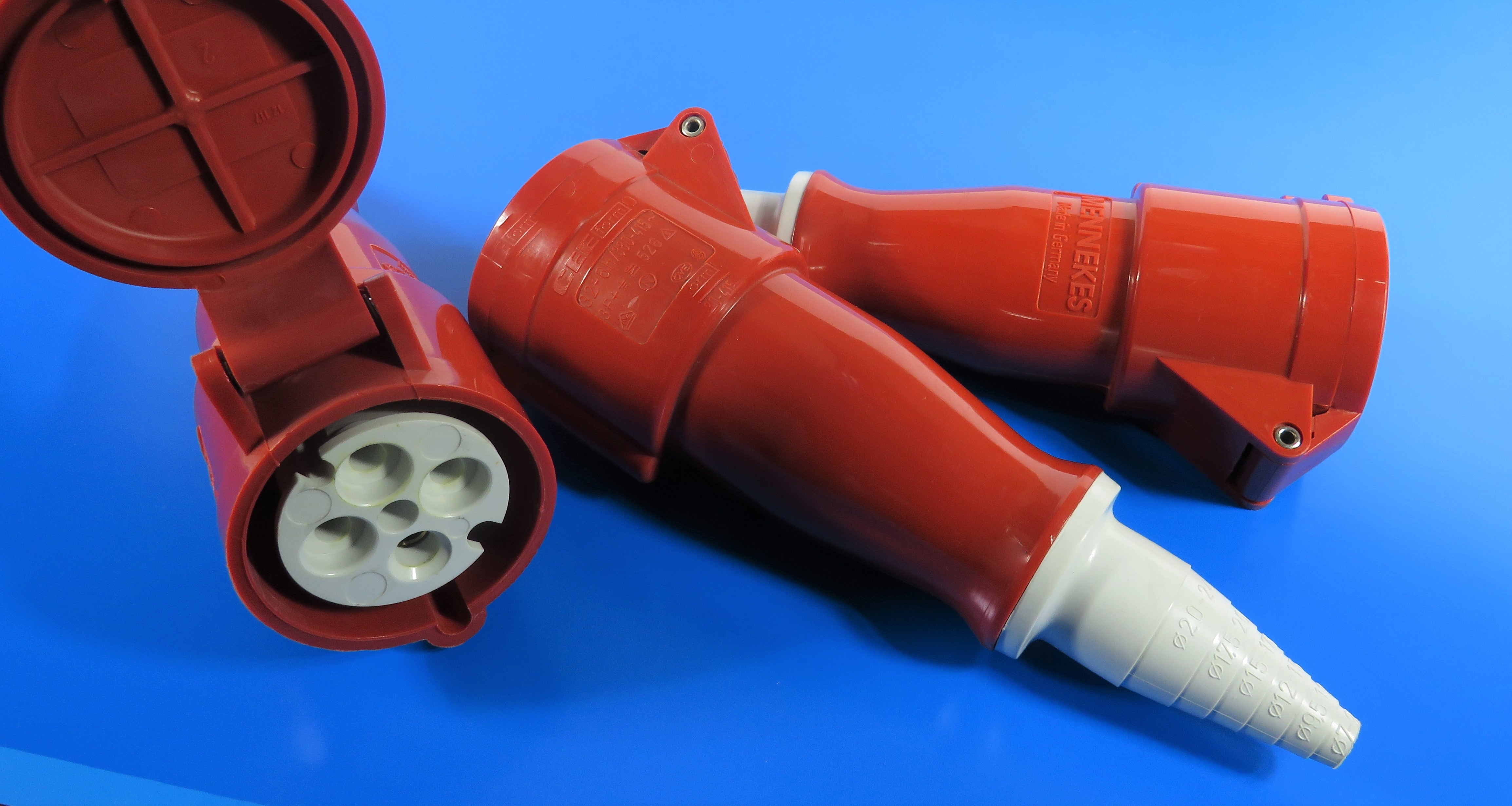 PENYAMBUNG MENNEKES 514G/ 526G/ 5G; W.GROMMET, TERMINAL SKRU, 16A-4P-415V/ 32A-4P-415V/ 16A-5P-415V, IP44