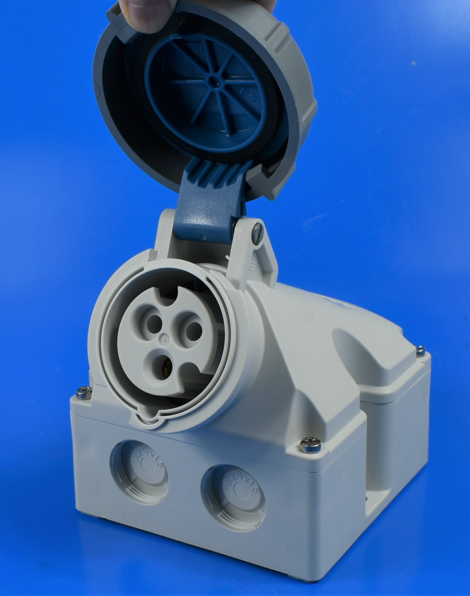 MENNEKES RECEPTACLE WITH TWINCONTACT 9105; WALL MOUNT, 16A-3P-230V, IP67