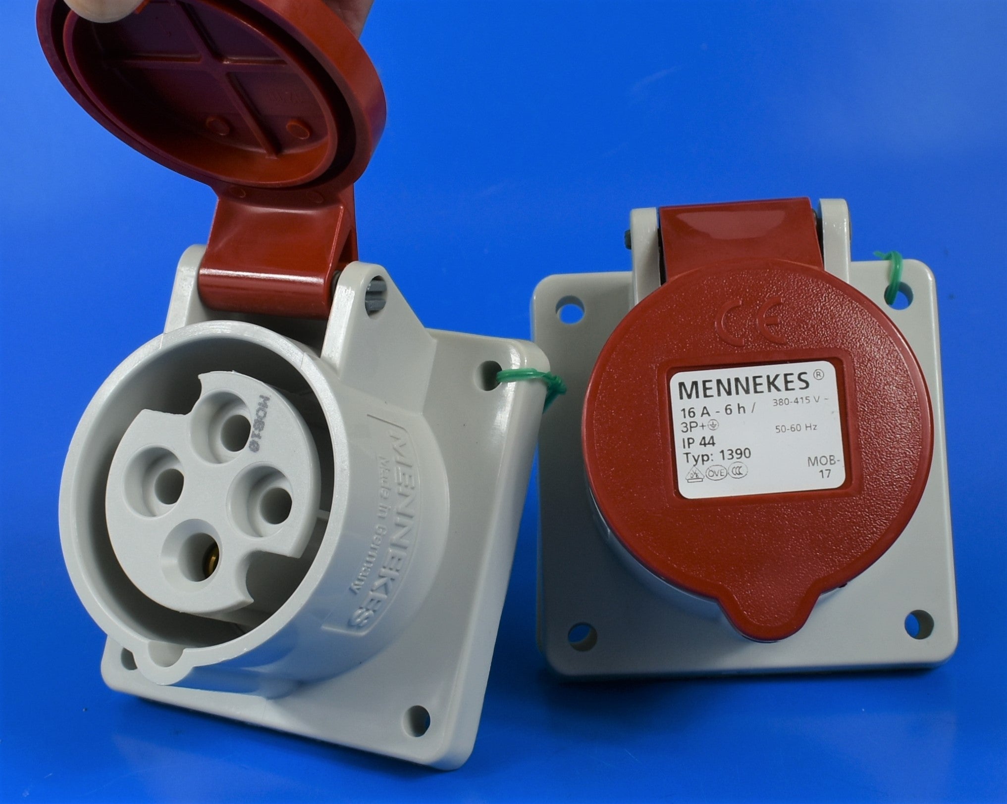 MENNEKES RECEPTACLE 1390/ 1398/ 1399; PANEL MOUNT, 16A-4P-415V/ 32A-4P-230V/ 32A-4P-415V, IP44