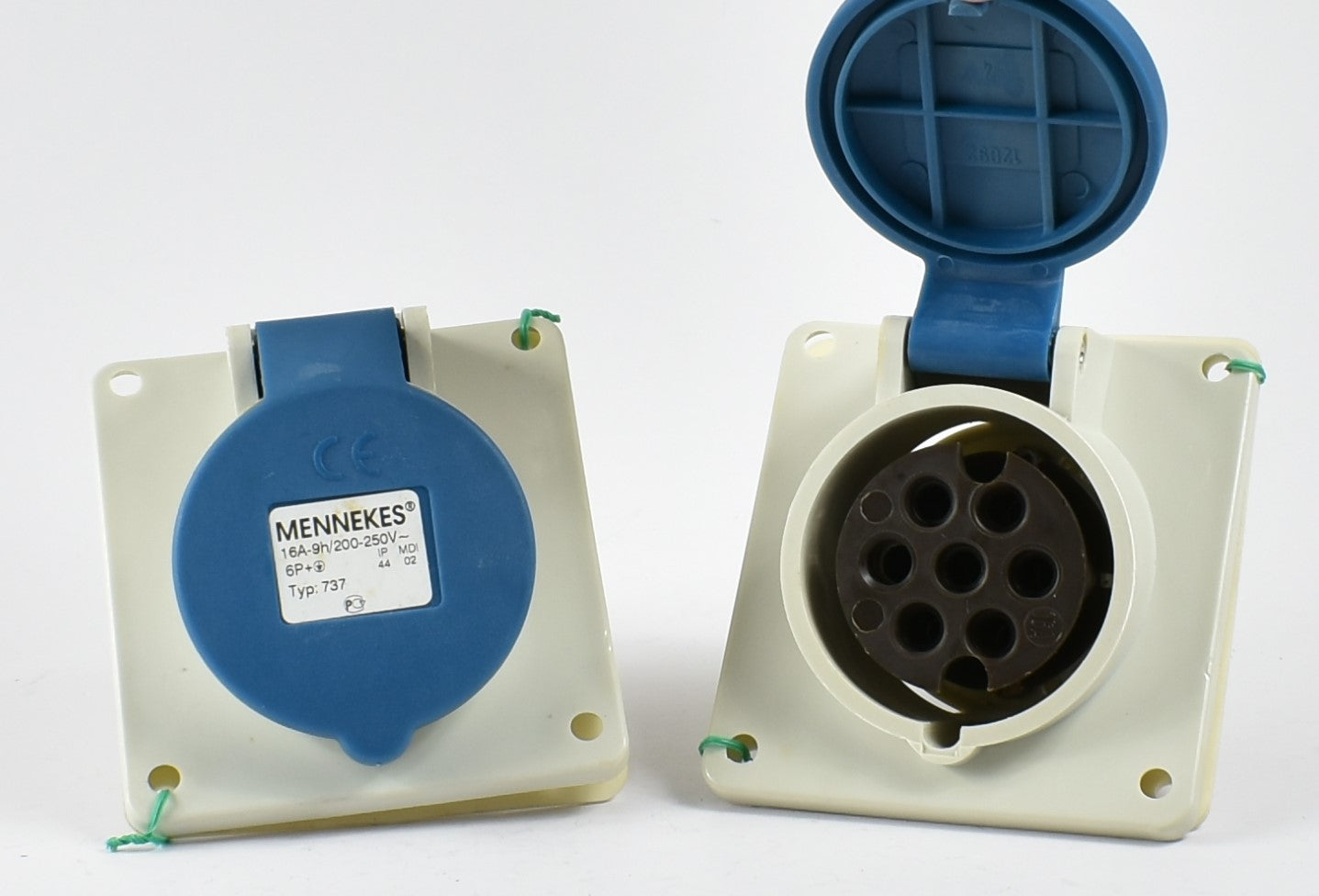 MENNEKES RECEPTACLE 737/ 740; PANEL MOUNT, SCREW TERMINALS, 16A-7P-230V/ 32A-7P-415V, IP44
