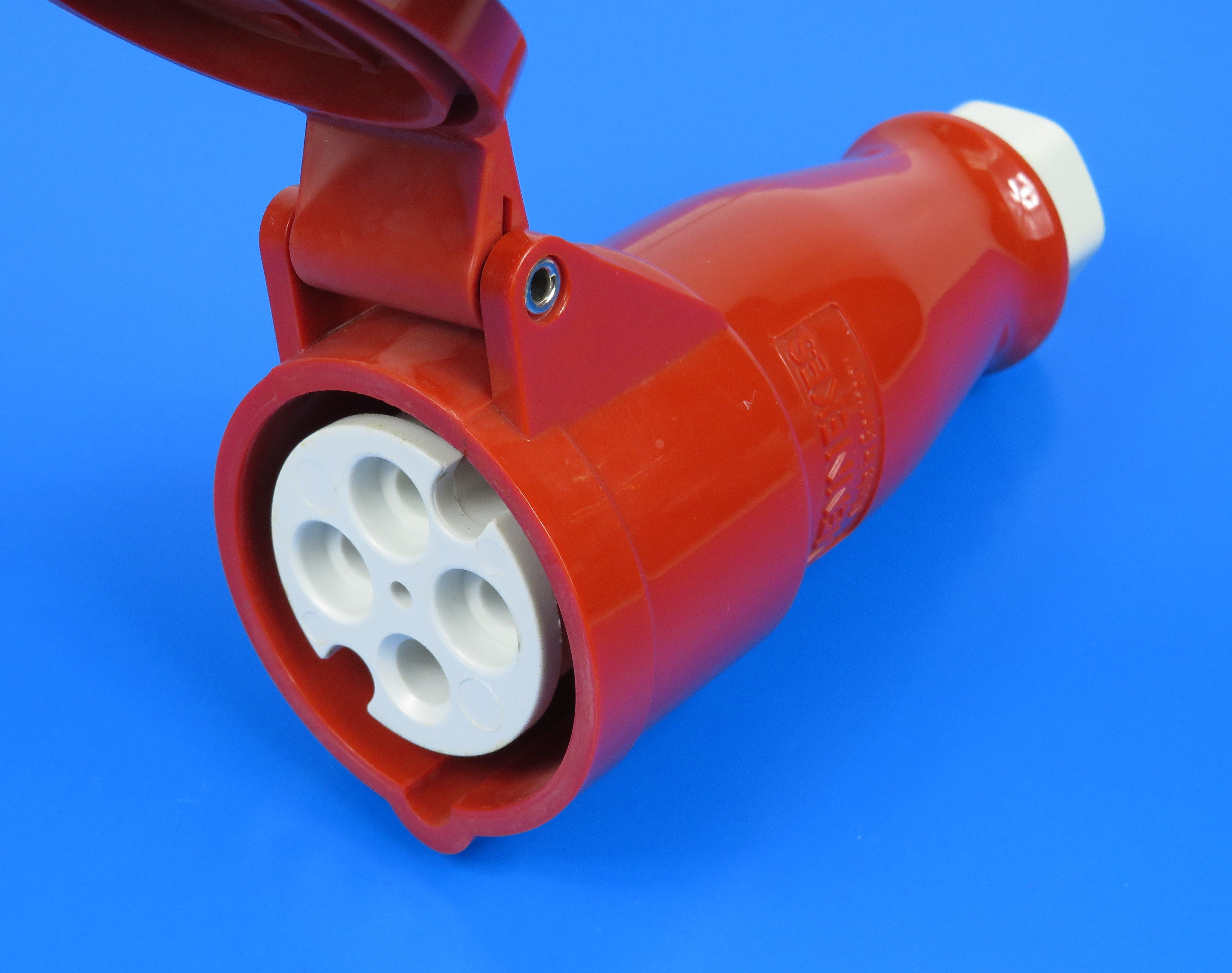 MENNEKES CONNECTOR 534/ 536/ 538; 16A-4P-415V/ 32A-3P-230V/ 32A-5P-415V, IP44