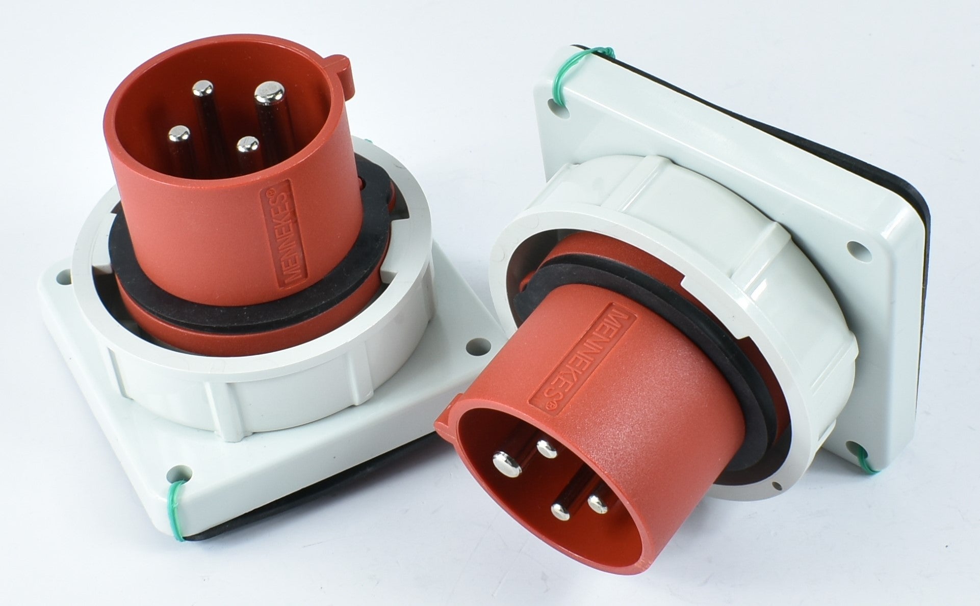 Mennekes 入口 827 / 829 / 832/ 819, 16A-4P/ 16A-5P/ 32A-4P, 415V, 螺丝端子, IP67 / IP44