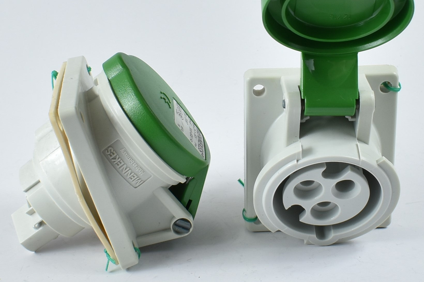 Mennekes 插座 2855/ 3187/ 3190，螺丝端子，16A,2P, 40-50V/ 16A,3P,50-500V/ 16A-5P,50-500V , IP44