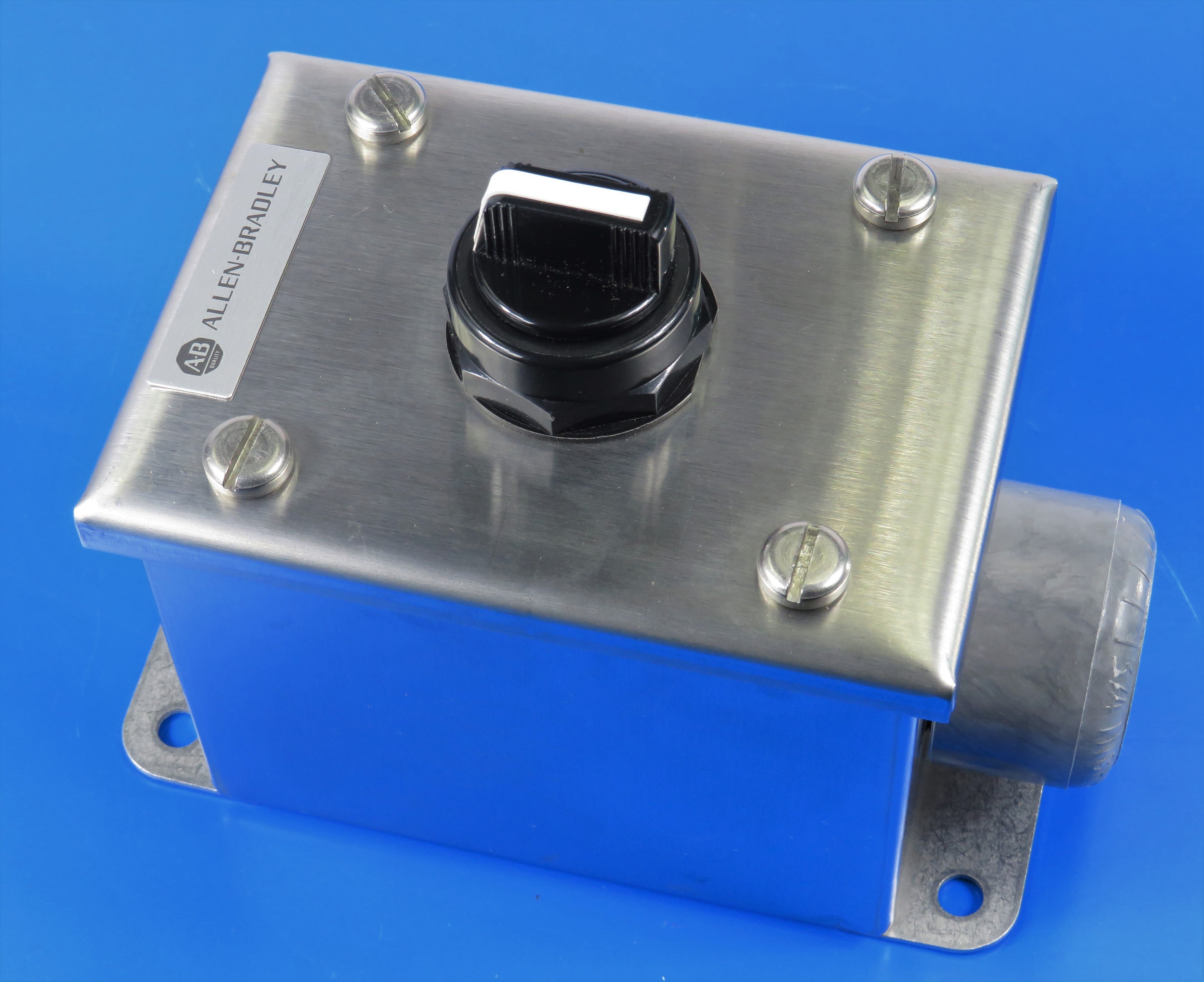 ALLEN BRADLEY PUSH BUTTON, PILOT LIGHT, SWITCH & SS ENCLOSURE