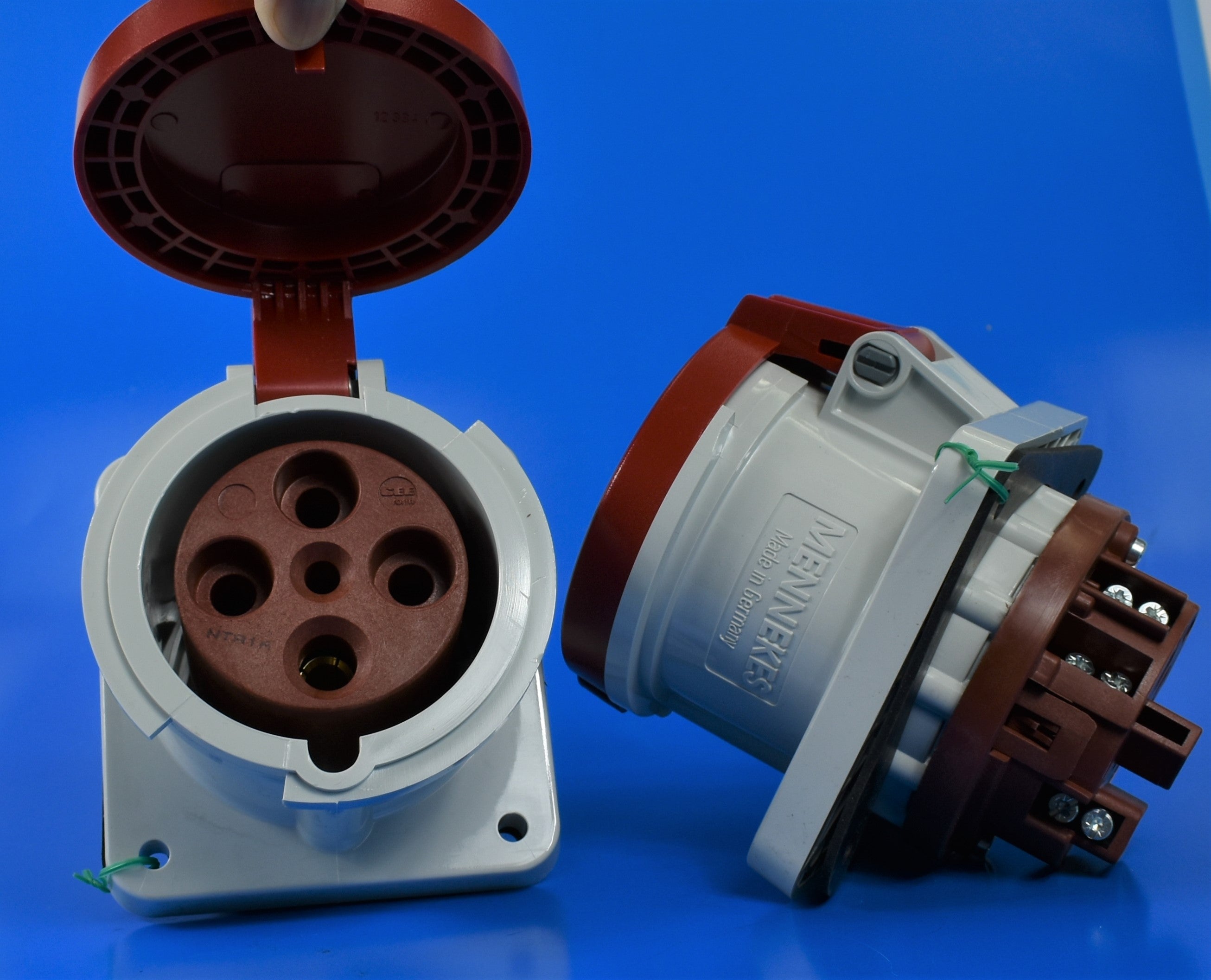 曼尼克斯插座 1247/ 1248/ 1252/ 1261；面板 MT, 63A-4P-230V/ 63A-4P-415V/ 63A-5P-415V/ 63A-3P-230V, IP44