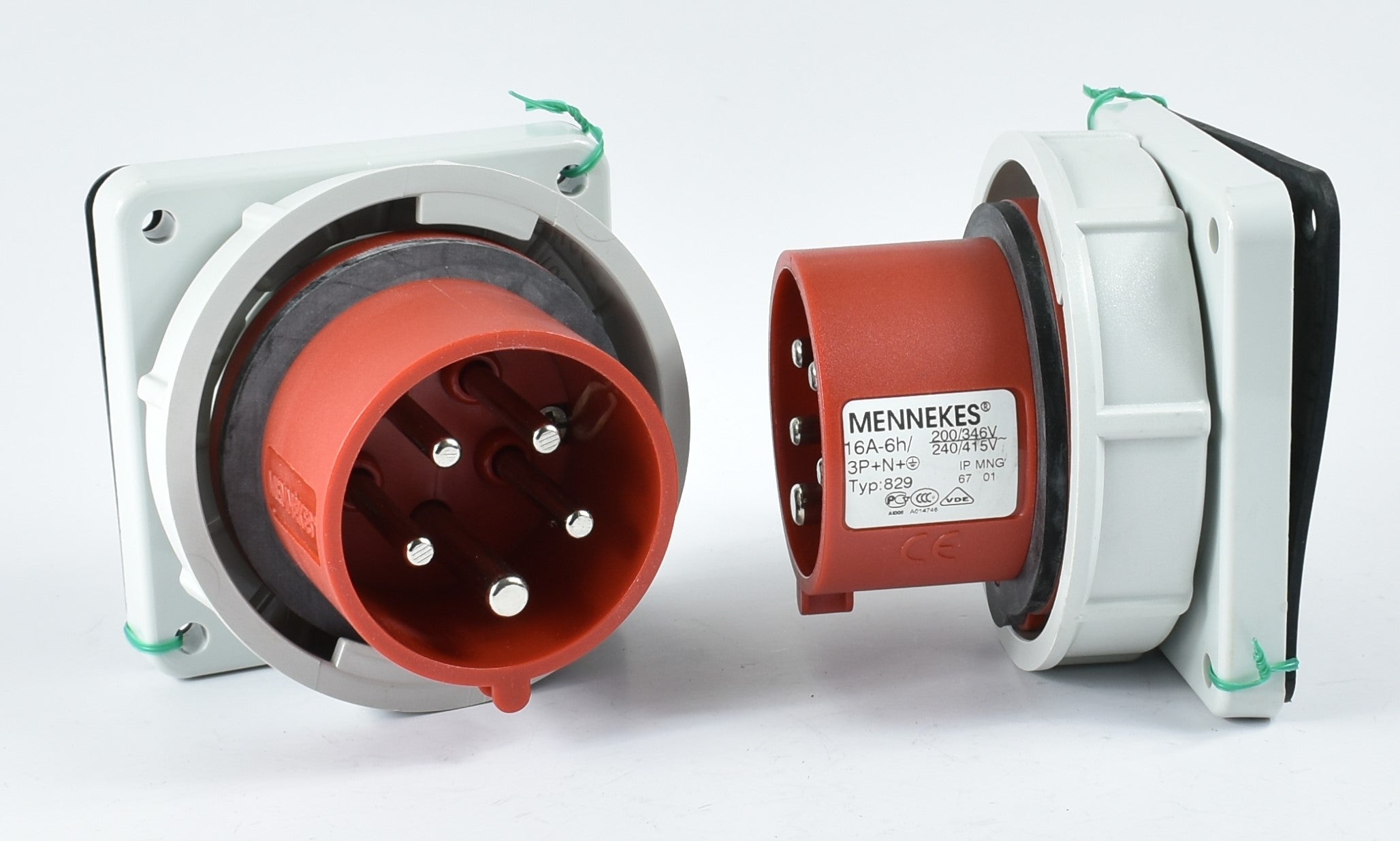 Mennekes 入口 827 / 829 / 832/ 819, 16A-4P/ 16A-5P/ 32A-4P, 415V, 螺丝端子, IP67 / IP44