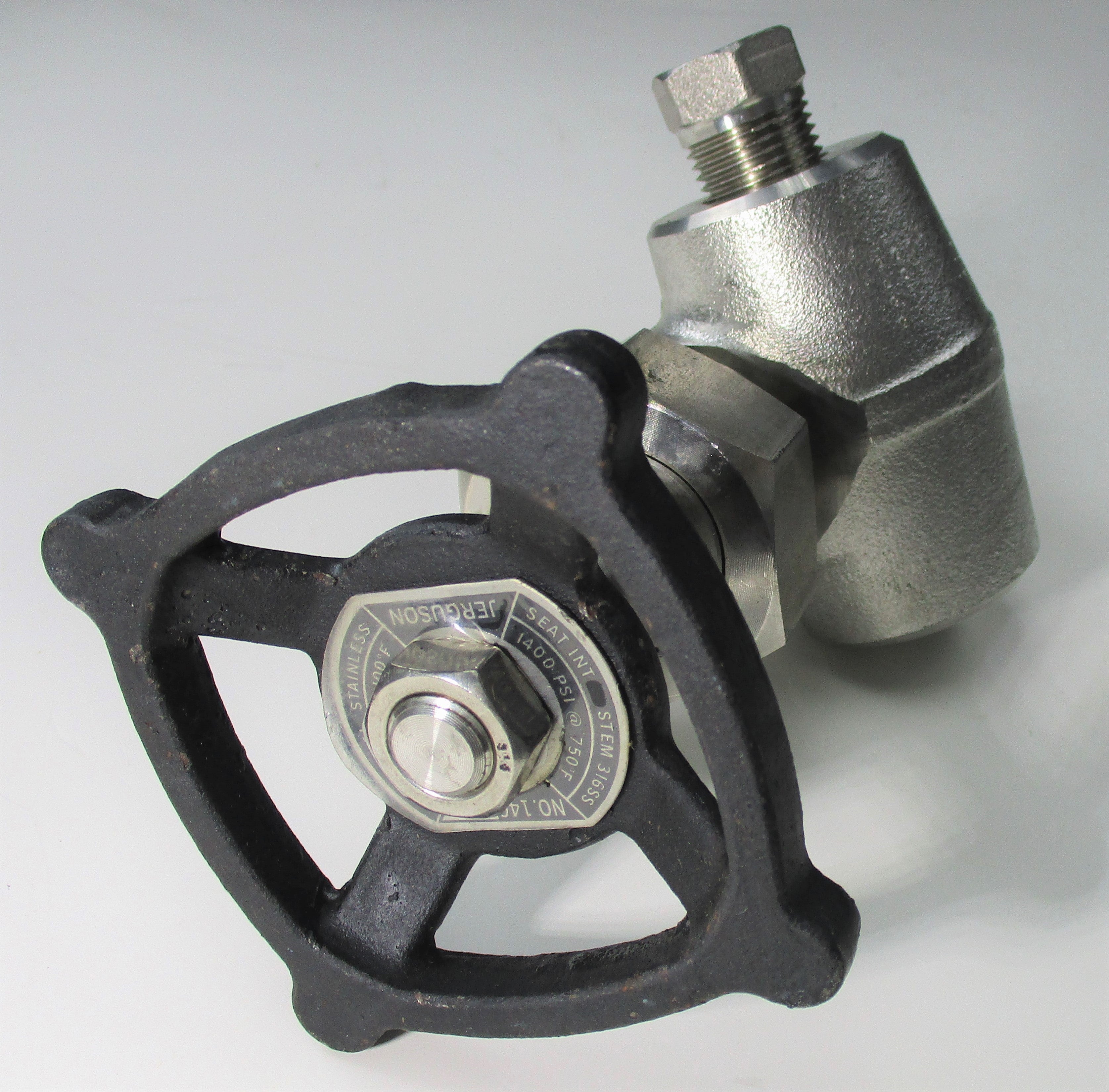 CLARK RELIANCE 偏置型带非联合表压连接阀型号 146SS