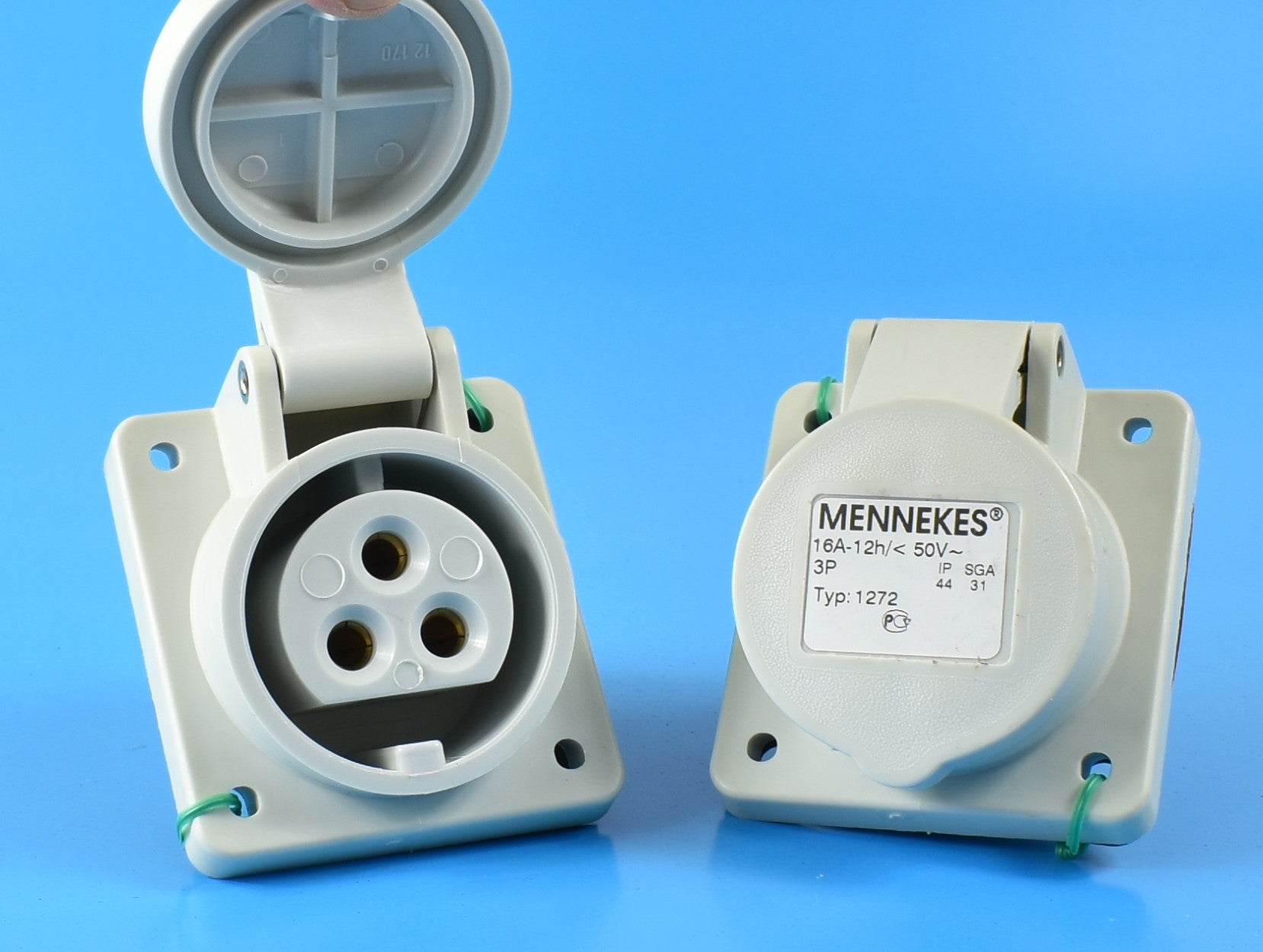 Mennekes 插座 1270/ 1272/ 1276/ 3214，面板 MT，螺丝端子，16A-2P-25V/ 16A-3P,40-50V/ 32A-5P-415V/ 16A-3P-110VDC，IP44