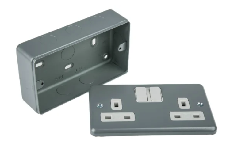 MK Electric Metalclad Plus Grey 2 Gang Plug Socket, 2 Poles, 13A, Type G - British, Indoor Use